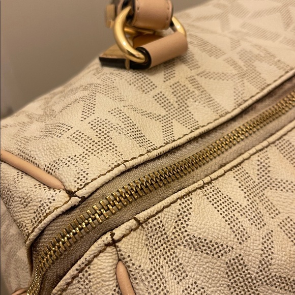 Michael Michael Kors please check all picture of condition - Picture 7 of 17